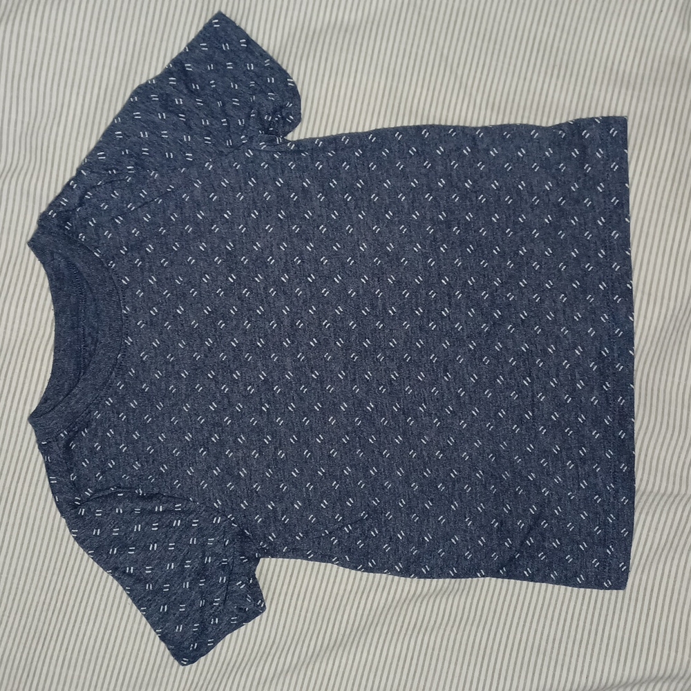 Super soft t-shirt. Blue and white